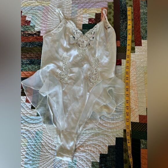 Vintage Victoria Secrets Satin Bodysuit Wedding Lingerie Size Small - Picture 2 of 7